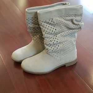 TOMS Serra Oxford Tan Suede Perforated Boots